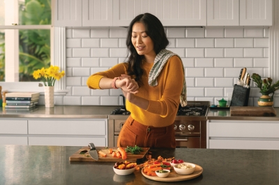 Forma hábitos saludables de la mano de Fitbit