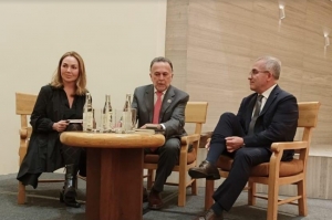 Carlos Medina Plascencia presentó el libro: &quot;Un México para Todos&quot;, un llamado a la unidad y equidad