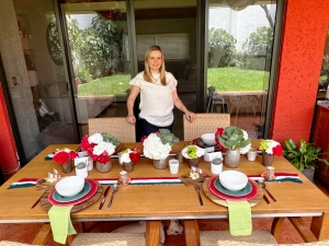 Logra una sencilla, pero elegante mesa esta noche patria