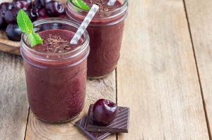 Smoothie de cocoa y cereza: el desayuno de verano que repetirás una y otra vez