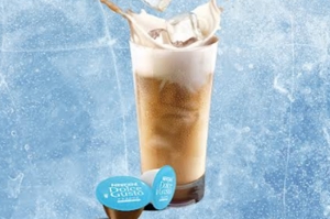 ¿Calorcito de verano? Disfruta de un Refréscate ICED Caramel Macchiato con un toque de ron ¡te encantará!