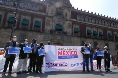 Ciudadanos exigen a López Obrador dejar a un lado consultas inútiles