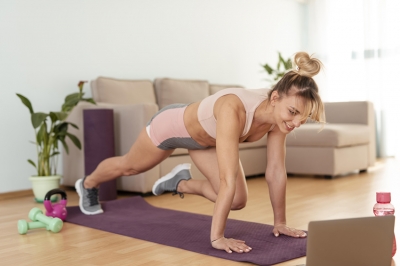 Desde casa puedes cumplir tu meta de lleva una vida saludablemente fitness