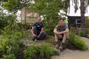 Jardineros al rescate: el programa de Más Chic que se propone salvar tu jardín en tiempo récord