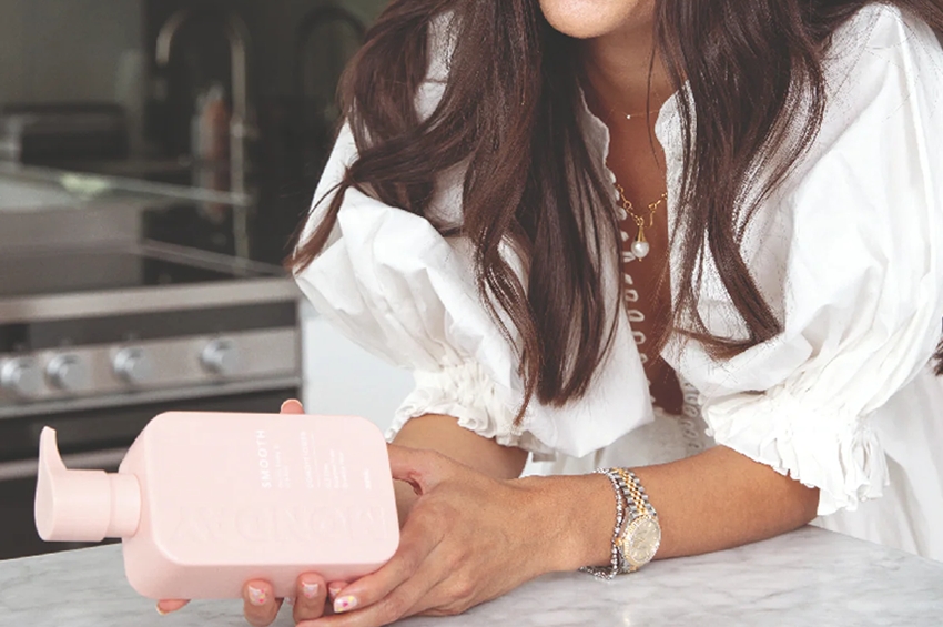 Mamá con brillo propio: celebra su día con MONDAY Haircare, estilo que enamora