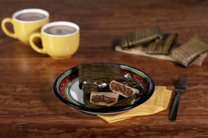 Celebra el Día de la Candelaria con deliciosos tamales de mole con carne de cerdo hechos con Chocolate Abuelita